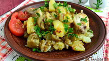 Рецепт Картофеля с куриными крылышками и баклажанами на сковороде