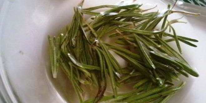 Рецепт картофеля с розмарином и чесноком