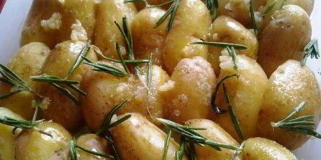 Рецепт картофеля с розмарином и чесноком