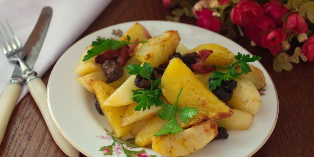 Как приготовить картофель в духовке с белыми грибами и беконом