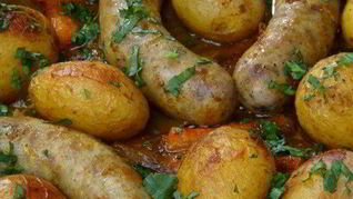 Рецепт Печеного картофеля с колбасками