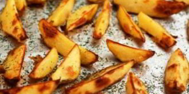 Рецепт печеного картофеля с соусом из авокадо