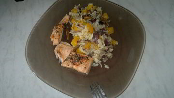 Рецепт Риса с грибами и овощами, карельская форель с паприкой