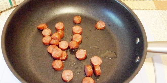 Рецепт риса с креветками, курицей и копчеными колбасками