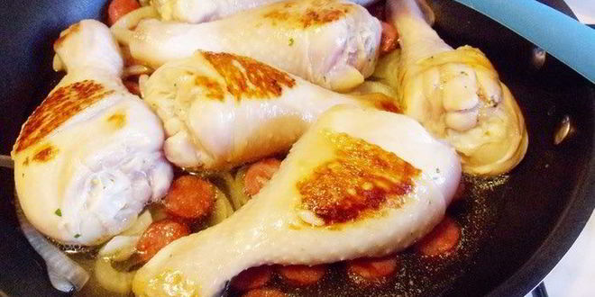 Рецепт риса с креветками, курицей и копчеными колбасками