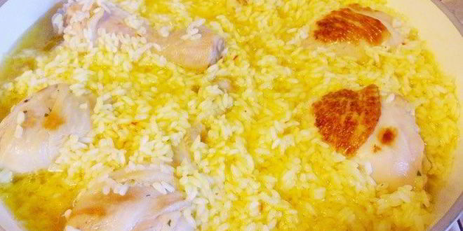 Рецепт риса с креветками, курицей и копчеными колбасками