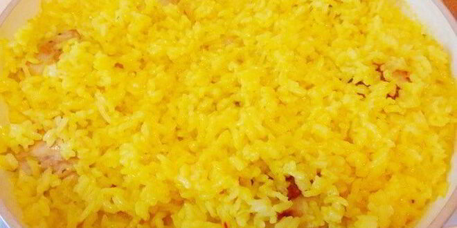 Рецепт риса с креветками, курицей и копчеными колбасками