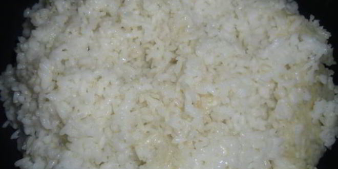 Рецепт риса с яйцом и зеленым горошком