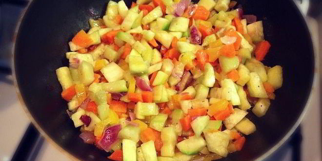 Рецепт голубцов из краснокочанной капусты с овощной начинкой