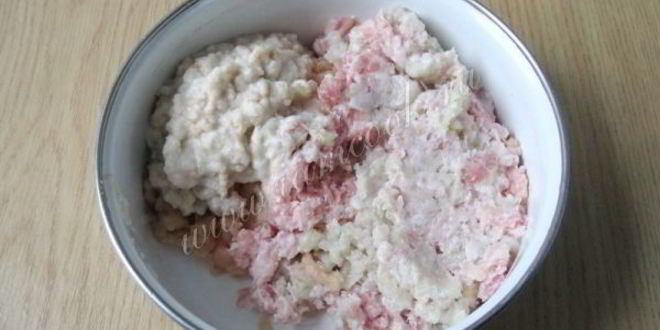 Рецепт голубцов с курицей, свиной грудинкой и грибами