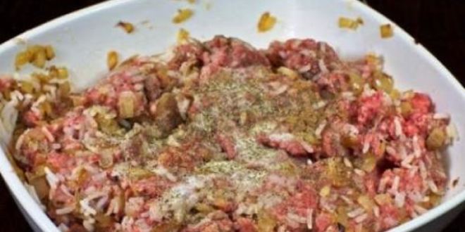 Рецепт голубцов в сметанном соусе в духовке