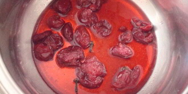 Рецепт мини-голубцов с вино-вишневым соусом