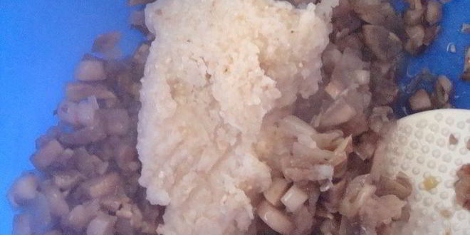 Рецепт мини-голубцов с вино-вишневым соусом