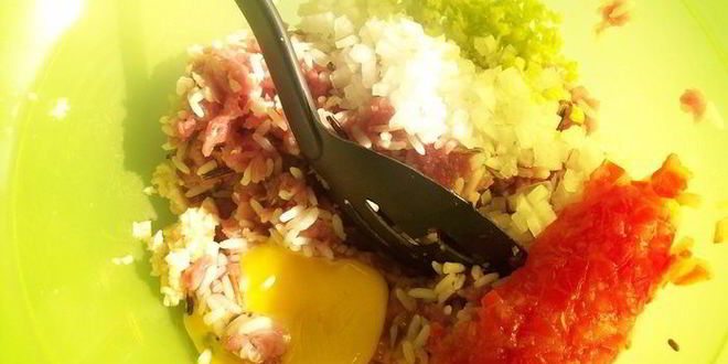 Рецепт мини-голубцов в одежке из кабачков