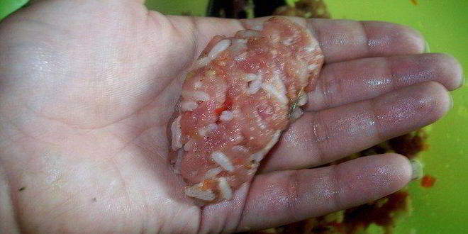 Рецепт мини-голубцов в одежке из кабачков