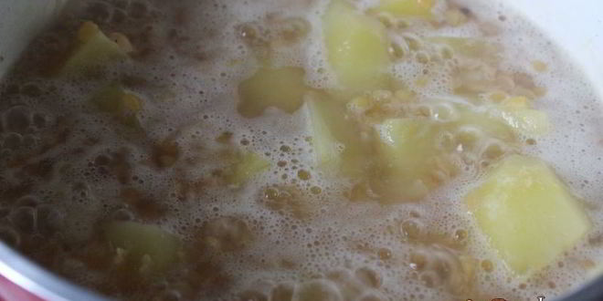 Рецепт горохова-картофельного пюре с жареным луком