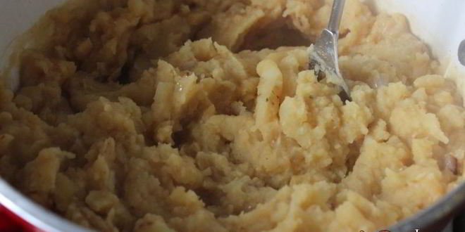 Рецепт горохова-картофельного пюре с жареным луком