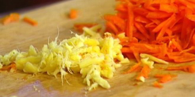 Рецепт гречневой лапши с грибами и морской капустой