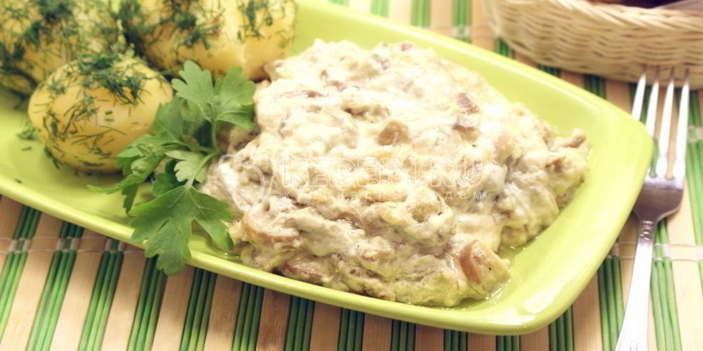 Как приготовить белые грибы в сметанном соусе