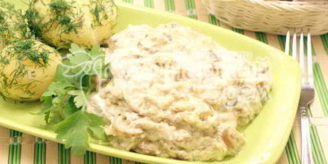 Рецепт белых грибов в сметанном соусе