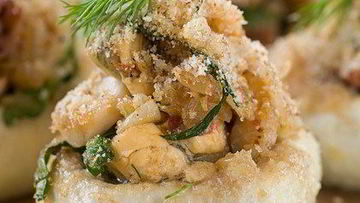 Рецепт Грибов, фаршированных крабовым мясом, рикоттой и зеленью