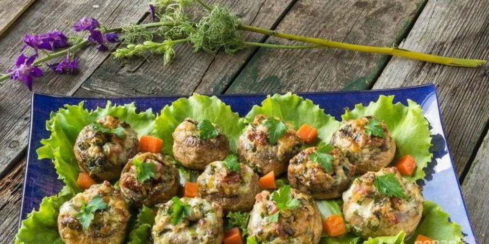 Как приготовить грибы с колбасой в духовке