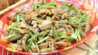 Рецепт Лисичек жаренных со стручковой фасолью