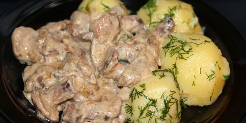 Как приготовить маслята, тушеные с картофелем