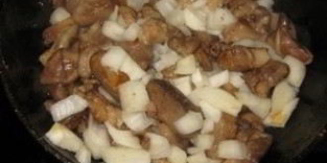 Рецепт маслят, жареных с луком