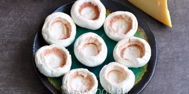 Рецепт шампиньонов, фаршированных курицей и сыром