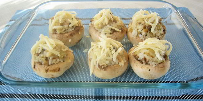 Рецепт шампиньонов, фаршированных рисом и сыром