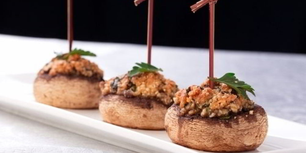 Как приготовить шампиньоны фаршированные сыром и орехами