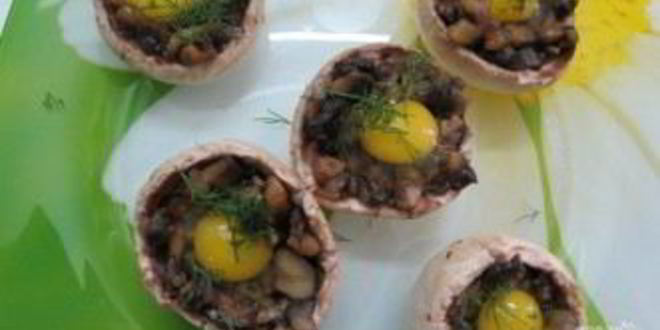 Рецепт шампиньонов с перепелиными яйцами в микроволновке