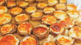 Рецепт Шампиньонов с сулугуни