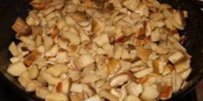 Рецепт тушеных белых грибов