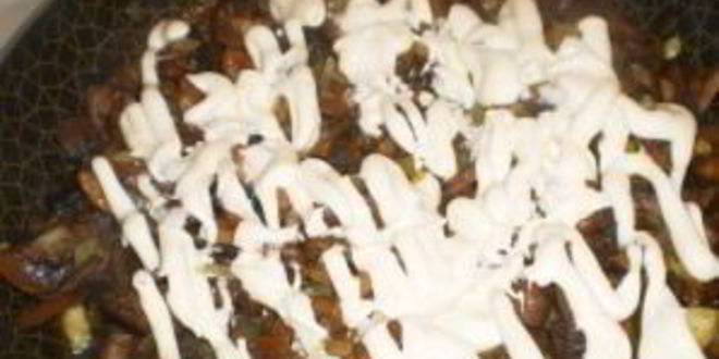 Рецепт вешенок жареных с луком и сметаной