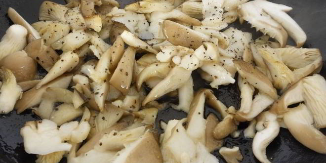 Рецепт вешенок жареных с морковью и чесноком