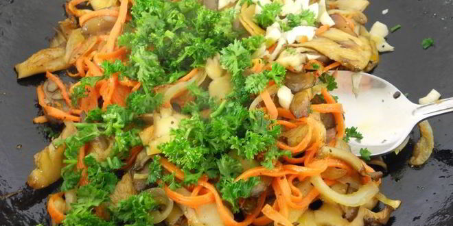 Рецепт вешенок жареных с морковью и чесноком