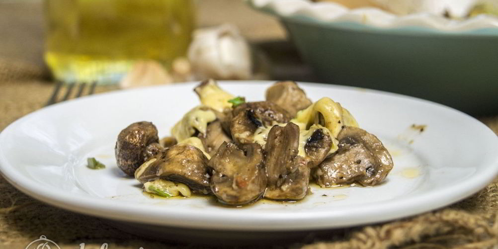 Как приготовить запеченные шампиньоны с сыром