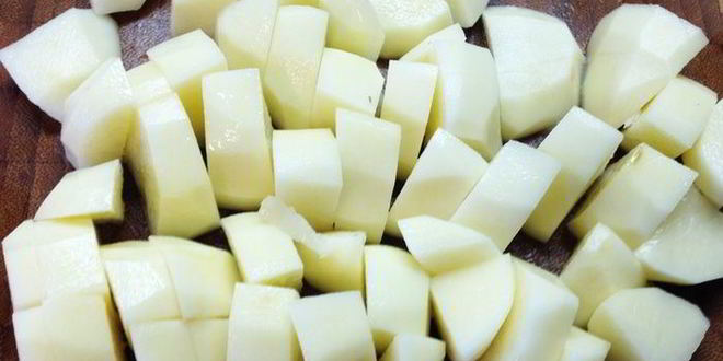 Рецепт ароматного гуляша с грибами и сельдереем