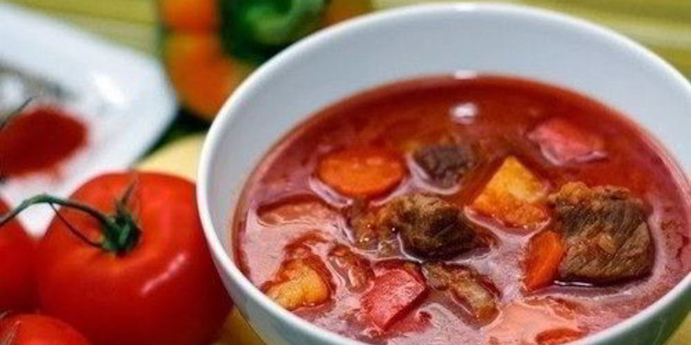 Как приготовить гуляш из говядины с болгарским перцем и картофелем