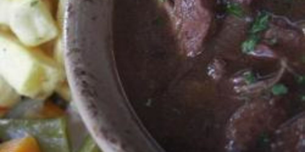 Как приготовить гуляш из говядины с луком и кетчупом