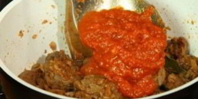 Рецепт гуляша из говядины с томатной пастой