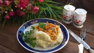 Рецепт Гуляша из индейки с картошкой