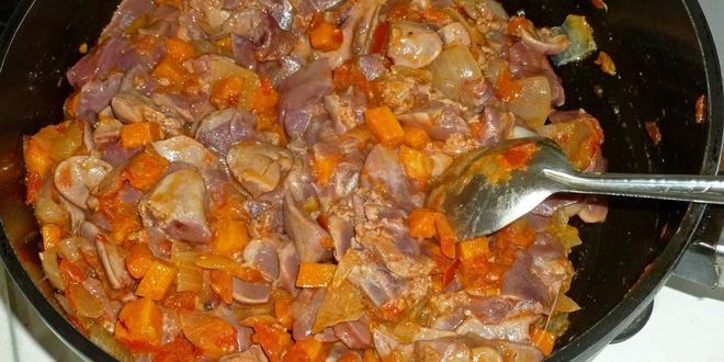 Рецепт гуляша из куриной печени