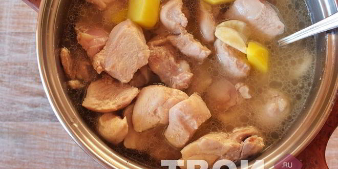 Рецепт гуляша из курицы с подливкой