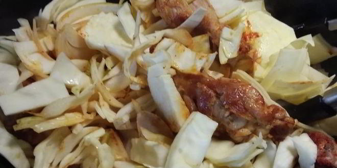 Рецепт гуляша из курицы со свежей капустой