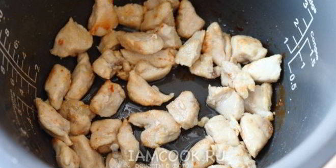 Рецепт гуляша из курицы в мультиварке