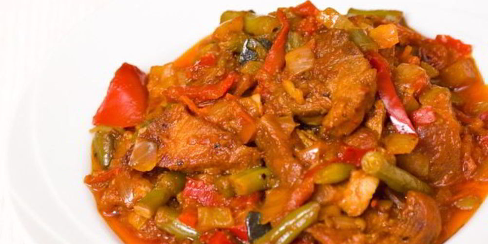 Как приготовить гуляш из свинины с зеленой фасолью