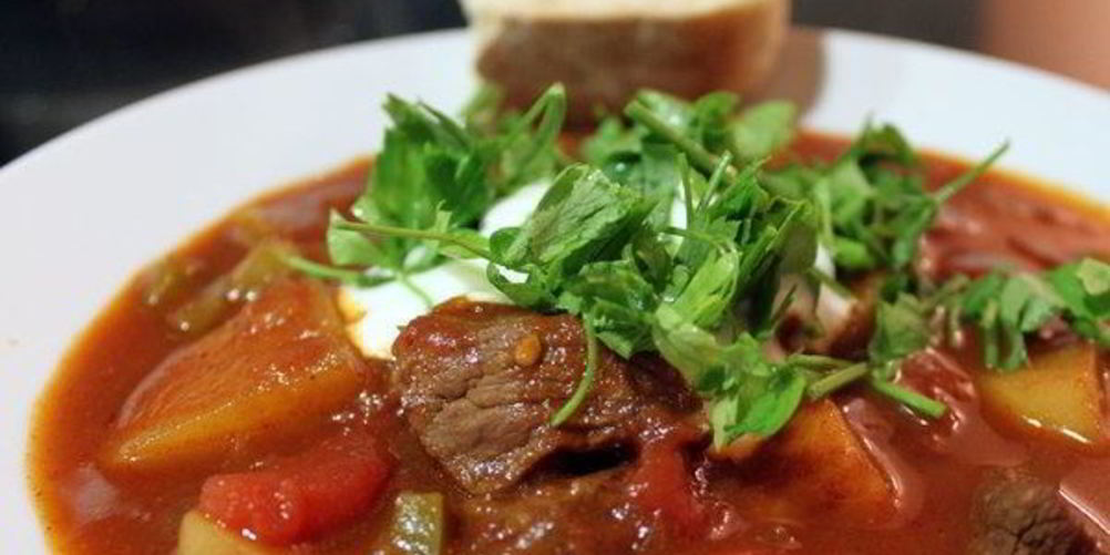 Как приготовить гуляш в казане